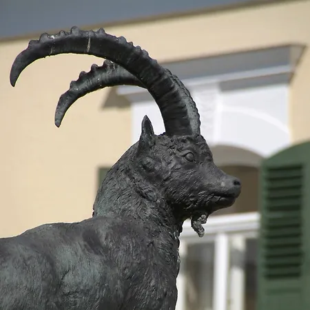 Zur Schloss-schmiede 3*